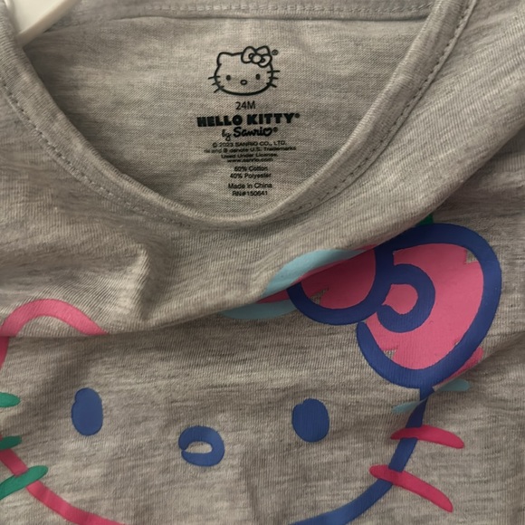 Hello Kitty Two Piece Matching Set - Picture 5 of 8